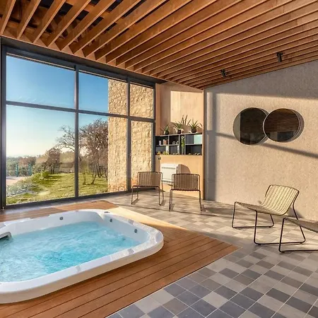 Luxury Voliera With Wellness In Vodnjan
