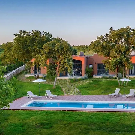 Villa Luxury Voliera With Wellness In Vodnjan