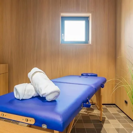 Luxury Voliera With Wellness In Villa