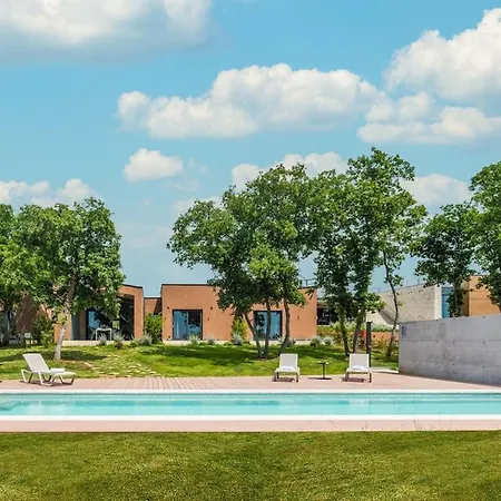 Luxury Voliera With Wellness In Villa Vodnjan