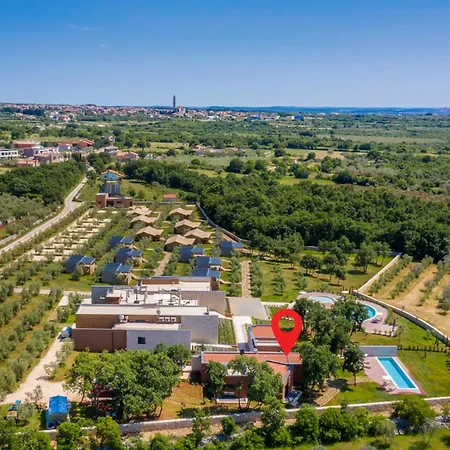 Luxury Voliera With Wellness In Villa