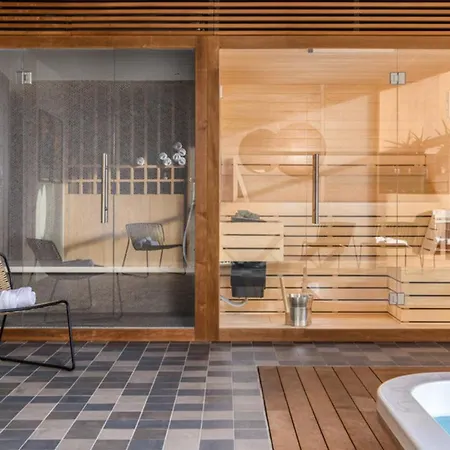 Villa Luxury Voliera With Wellness In *