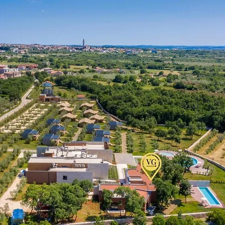 Luxury Voliera With Wellness In