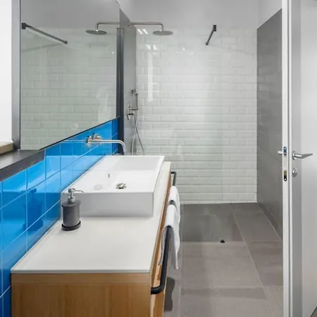 Luxury Voliera With Wellness In *