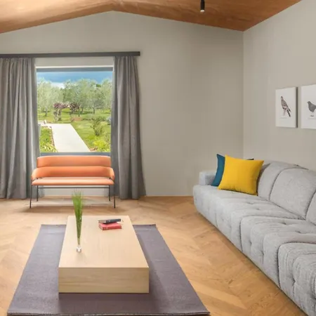 Luxury Voliera With Wellness In Villa *