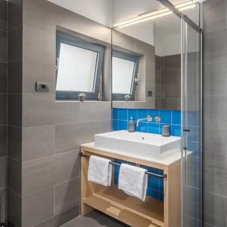 Villa Luxury Voliera With Wellness In