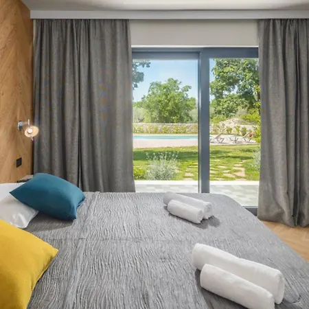 Villa Luxury Voliera With Wellness In *