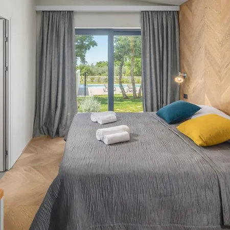 Villa Luxury Voliera With Wellness In *
