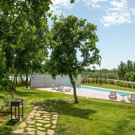 Luxury Voliera With Wellness In Vodnjan